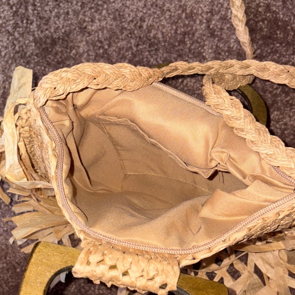 NEW Woven Straw Fringe Handbag with Wood Handle - Natural - Picture 3 of 3